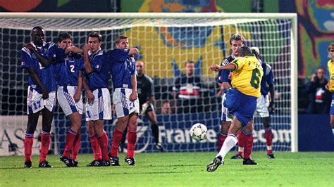 roberto carlos free kick 1997